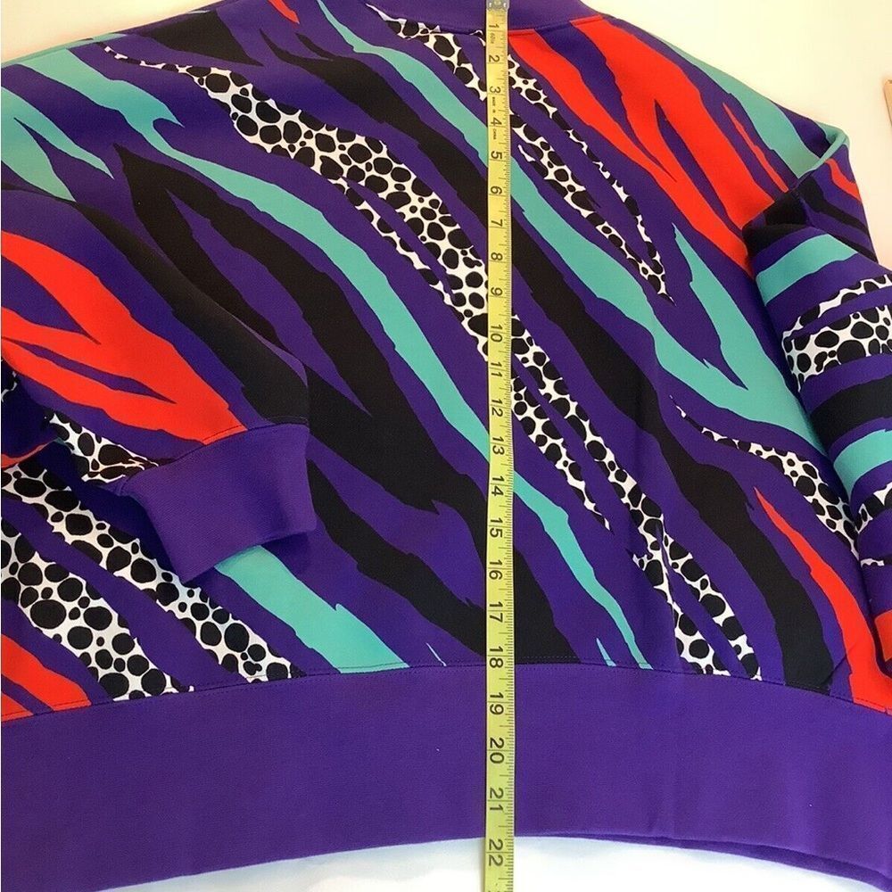 Women’s Nike Sweater Size Small 90’s Sportswear Inspired BRAND NEW - Picture 5 of 9